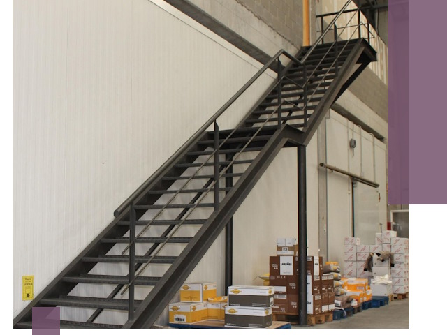 Лестницы для производства в Саратове — изготовление и монтаж