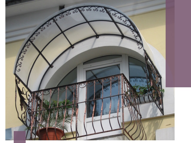 Козырьки над балконом в Саратове — изготовление и монтаж