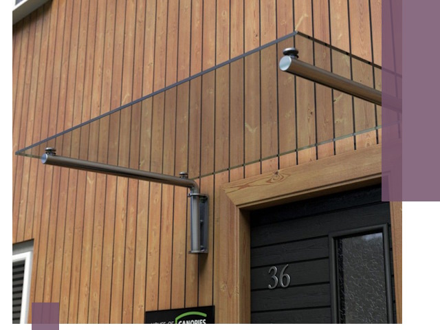 Стеклянные козырьки на входы и фасады в Саратове