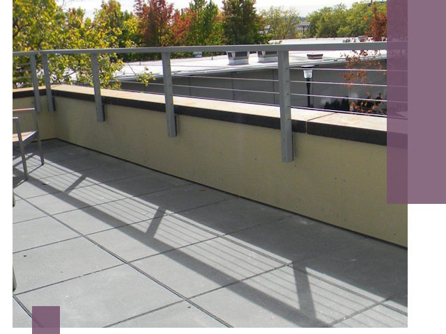 Металлические парапеты под ключ в Саратове: монтаж и изготовление