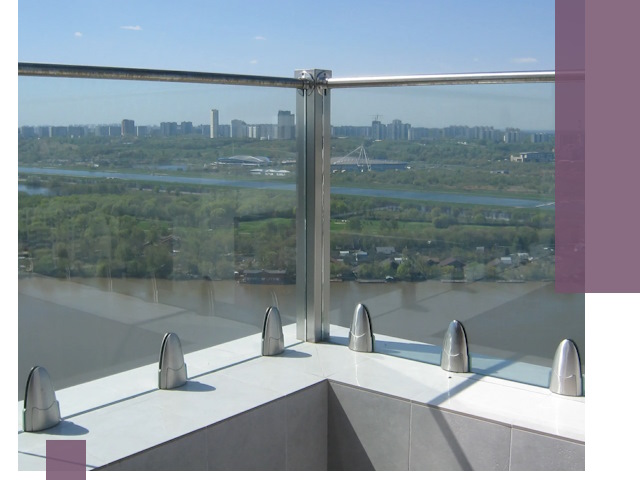 Стеклянные парапеты премиум класса в Саратове для домов и бизнесов