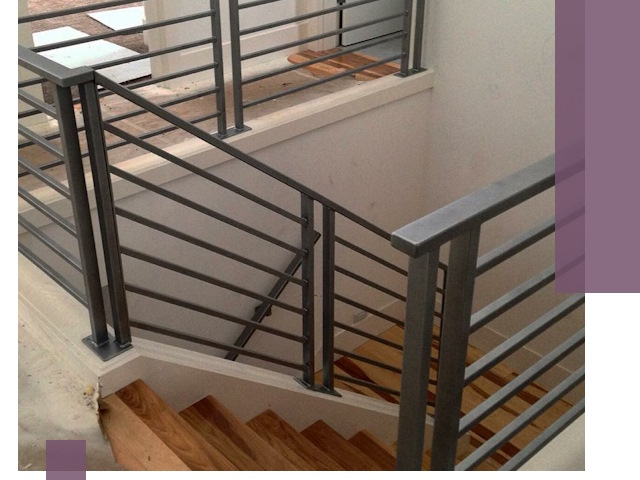 Изготовление поручней из металла и дерева в Саратове